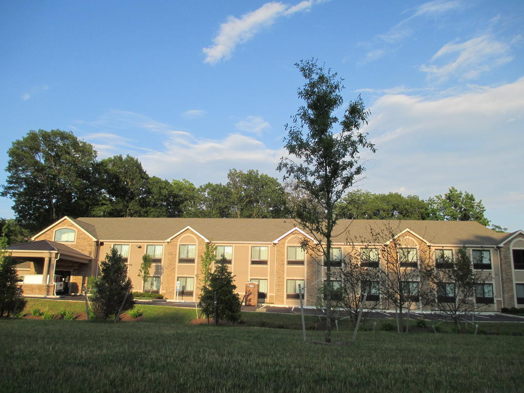 Red Carpet Inn And Suites Monmouth Junction מראה חיצוני תמונה