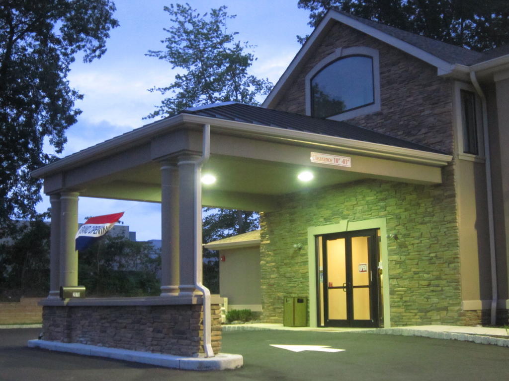Red Carpet Inn And Suites Monmouth Junction מראה חיצוני תמונה