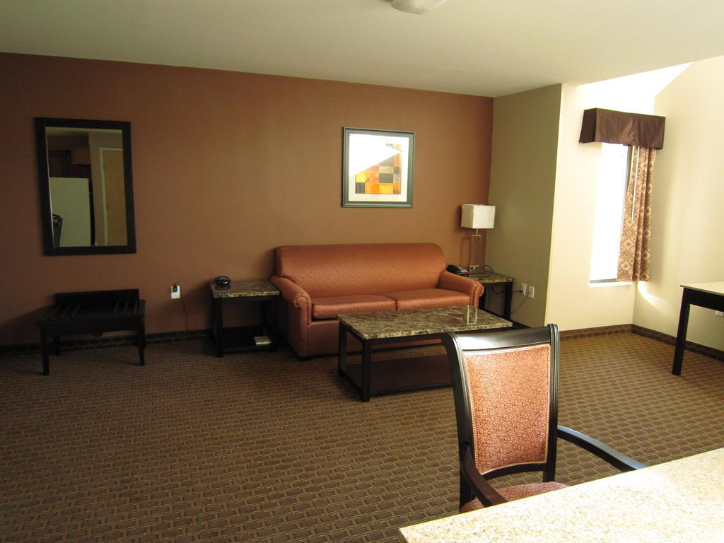 Red Carpet Inn And Suites Monmouth Junction חדר תמונה