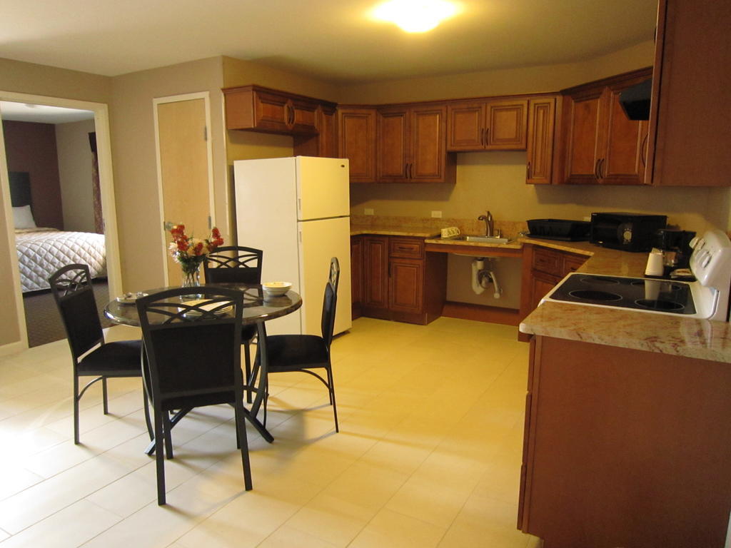 Red Carpet Inn And Suites Monmouth Junction חדר תמונה