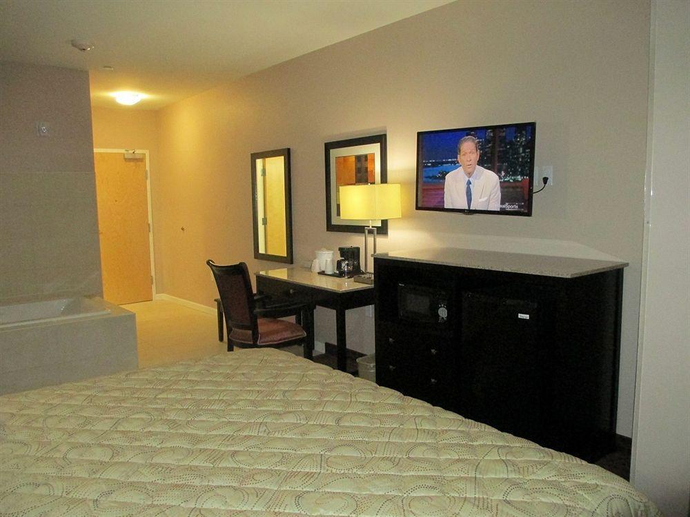 Red Carpet Inn And Suites Monmouth Junction מראה חיצוני תמונה