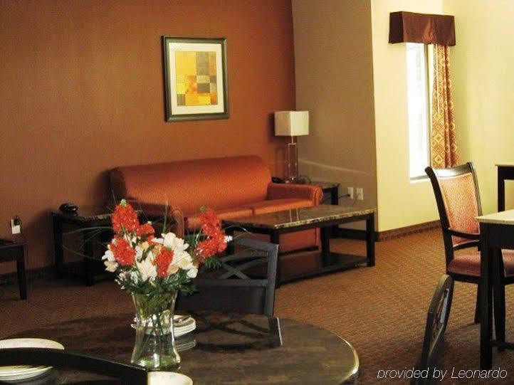 Red Carpet Inn And Suites Monmouth Junction מראה חיצוני תמונה